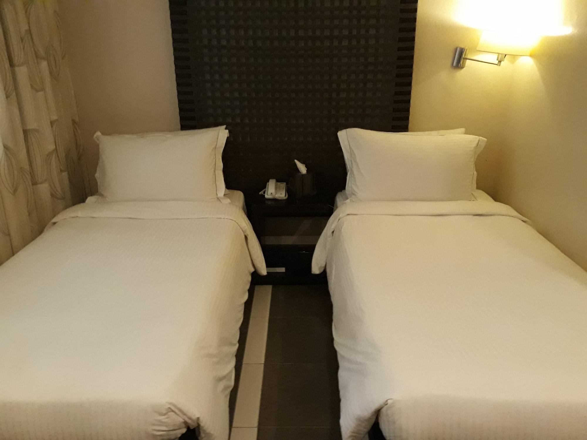 Hotel Venezia Легазпи Екстериор снимка